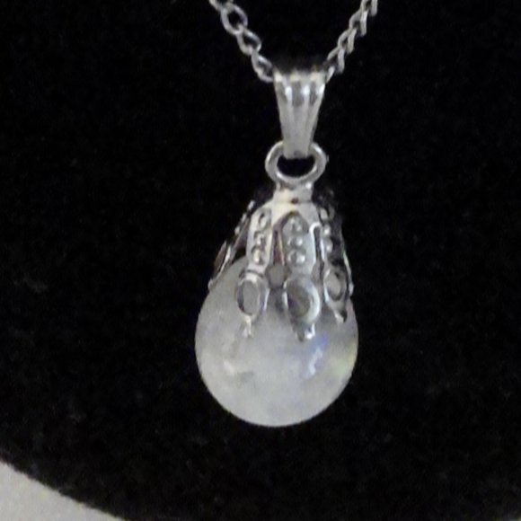 Jewelry - 4/$15🇺🇸BEAUTIFUL 16" SILVER TEAR DROP 16”